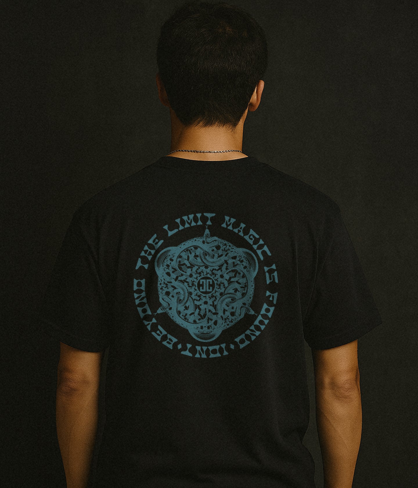 Camiseta de serpiente / negra